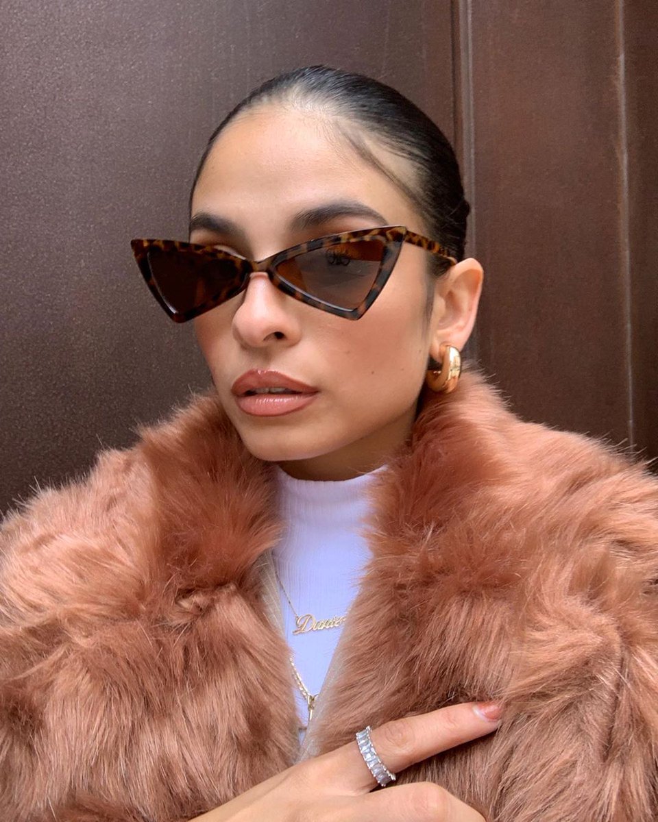 Glamorous tweet media