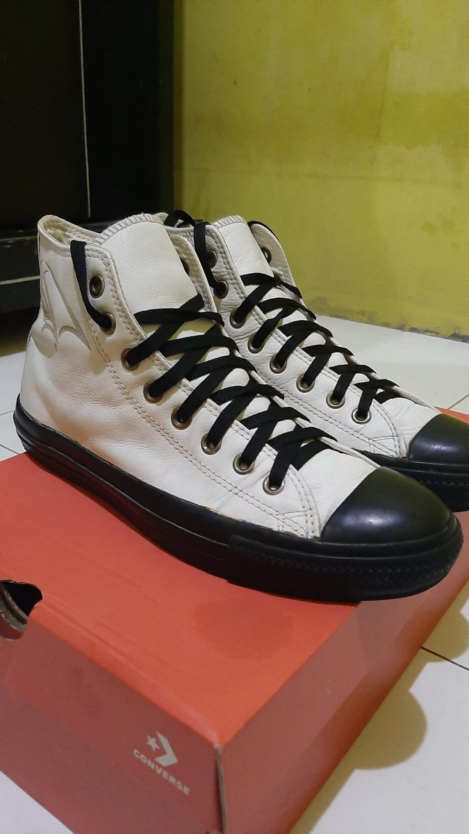 opeleee's tweet photo. DIJUAL!!!
Converse CT AS x DC Batman
Size 41
Japan market. RARE ITEM
Minat DM https://t.co/4dN3kfgNsG