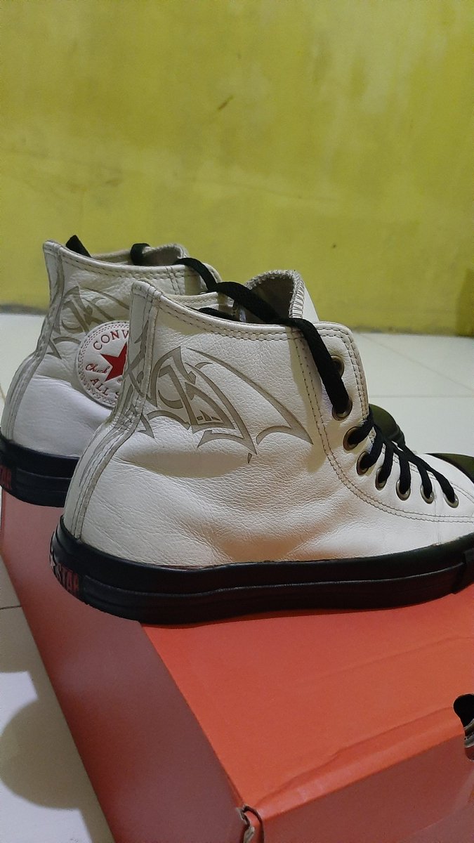 opeleee's tweet photo. DIJUAL!!!
Converse CT AS x DC Batman
Size 41
Japan market. RARE ITEM
Minat DM https://t.co/4dN3kfgNsG