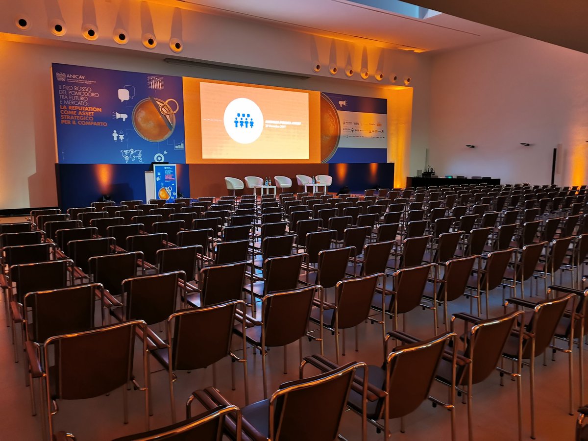 ElenaSalzano's tweet image. Al via l'Assemblea dell'@ANICAV_ con il #filorossodelpomodoro su tema della #reputation come asset strategico per il comparto. 
Certezza dei contratti, certificazioni e controlli, le parole chiave del Presidente Ferraioli. 
...
#teamatwork #contenitorididee
