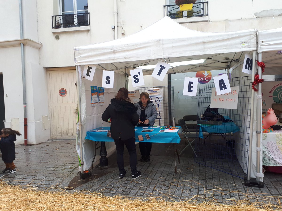 Garrido_Sarah's tweet photo. @LESPER_France et @asso_concordia présentent au village solidaire de la @VilleNanterre dès aujourd'hui pour sensibiliser les jeunes et le grand public à l'#ESS !
#MoisESS19 https://t.co/dZTUY0ccsk