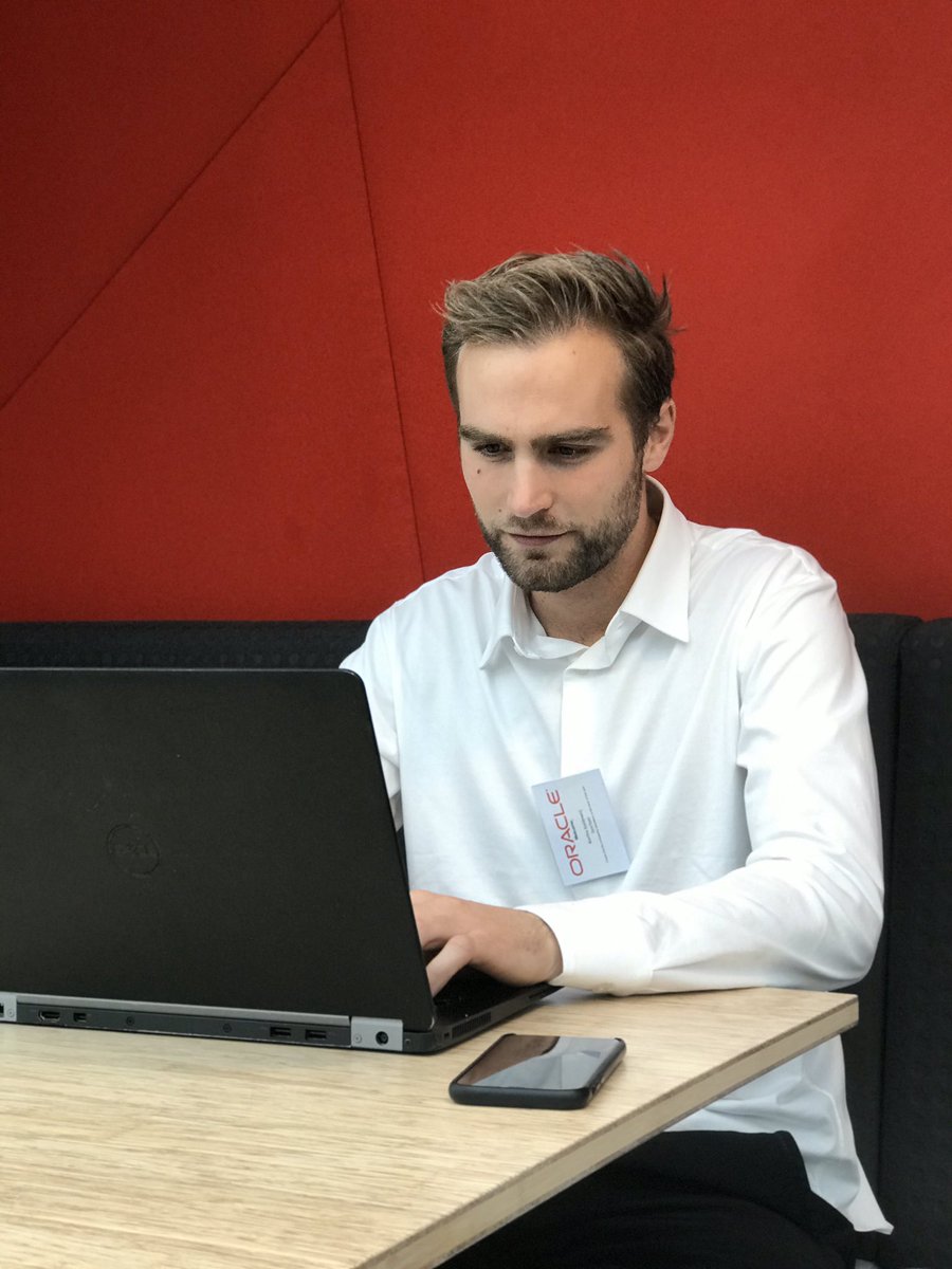 Botho is vandaag als enige individu gekomen. Zijn collega van <a href="/TomTom/">TomTom</a> helpt hem waar nodig op afstand. Heel veel succes vandaag Botho! #toty