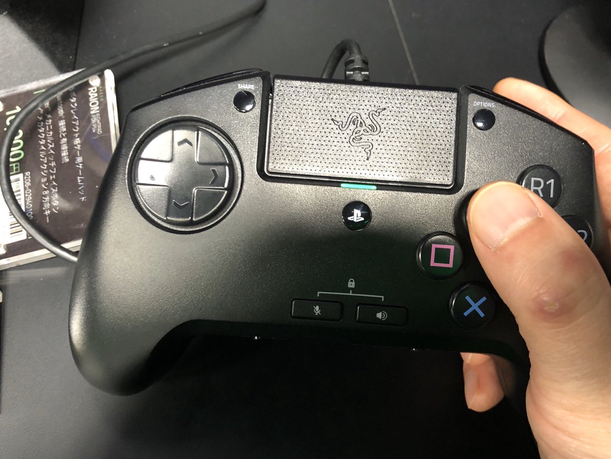 Ge Mg カイヌマ Kainuma Razer Raionゲームパッド ボタンが大きめ ボタンも十字キー部分も入力時にカチカチ音がするくらいメカニカル この入力音には多少の違和感があるので慣れが必要か また コントローラを握ったホームポジションが ではないのに Ge Mg カイヌマ Kainuma Razer Raionゲームパッド ボタンが大きめ ボタンも十字キー部分も入力時にカチカチ音がするくらいメカニカル この入力音には多少の違和感があるので慣れが必要か また コントローラを握ったホームポジションが ではないのに