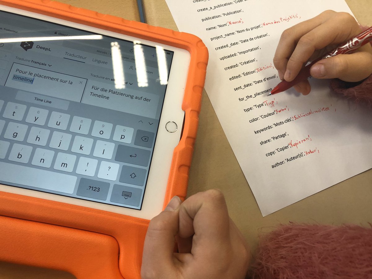 Christophe_Buco's tweet image. Début de la traduction en allemand de l’interface #dodoc par les élèves de @CM_SAARBRUCKEN dans le cadre du @FablabAlEcole Ça négocie dur sur le sens des mots ! @Canope_57 @Canope_54