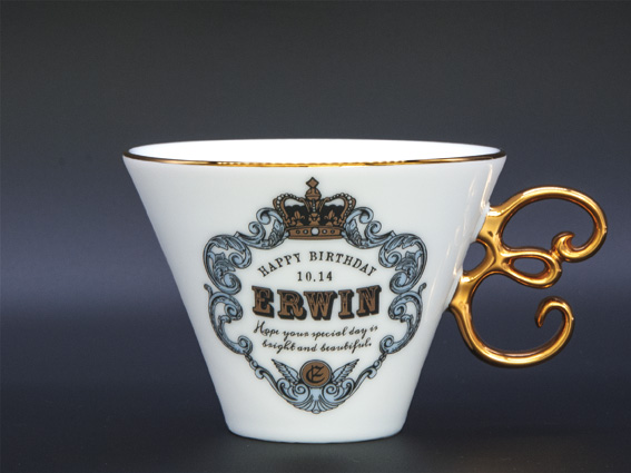 進撃の巨人 エルヴィン・スミス Birthday セット」の受注受付は【本日