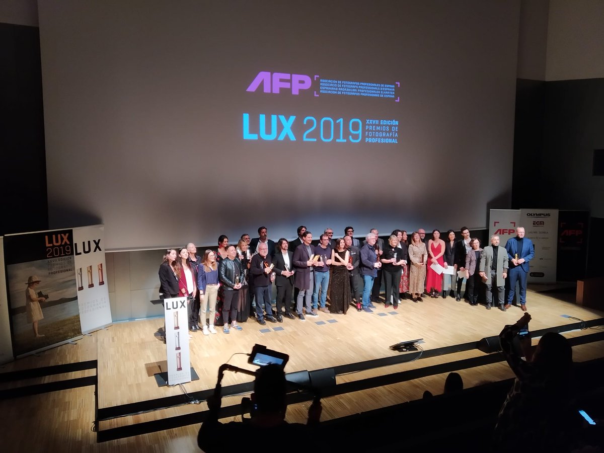 Creast_Network's tweet photo. Last night we attended the #premioslux2019 ceremony by @afpe_pro, in which the best photographic works were awarded. 📸 Congratulations to all the winners and specially to @JLTphoto from #AdHokers for his work "Tránsito" awarded with a Silver Lux. 🏆 https://t.co/YevJ0wTTWJ