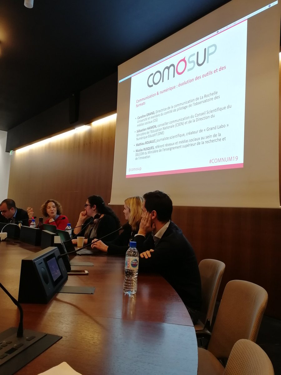 ImenZourgui's tweet photo. #COMNUM2019
Contente de représenter l'#UTCapitole aux rencontres @comosup à @UParisNanterre
C'est parti pour la seconde table ronde : "com et num : évolution des outils et des formats"
#numérique #digital #Dircom https://t.co/uWcN8Xbdjk