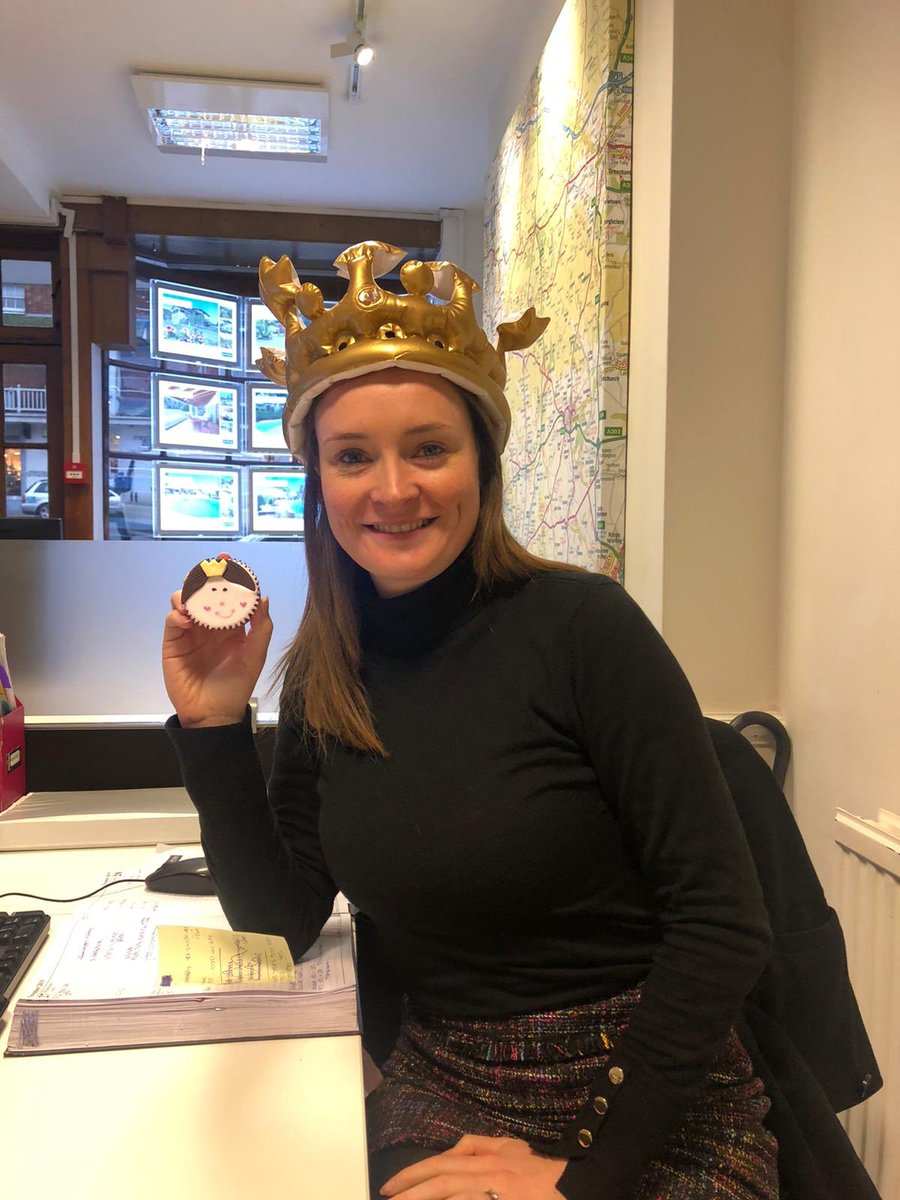 Offer agreed for Rosie....offer crown on!!! @HamptonsInt  #hamptons150 #lettings #marlborough