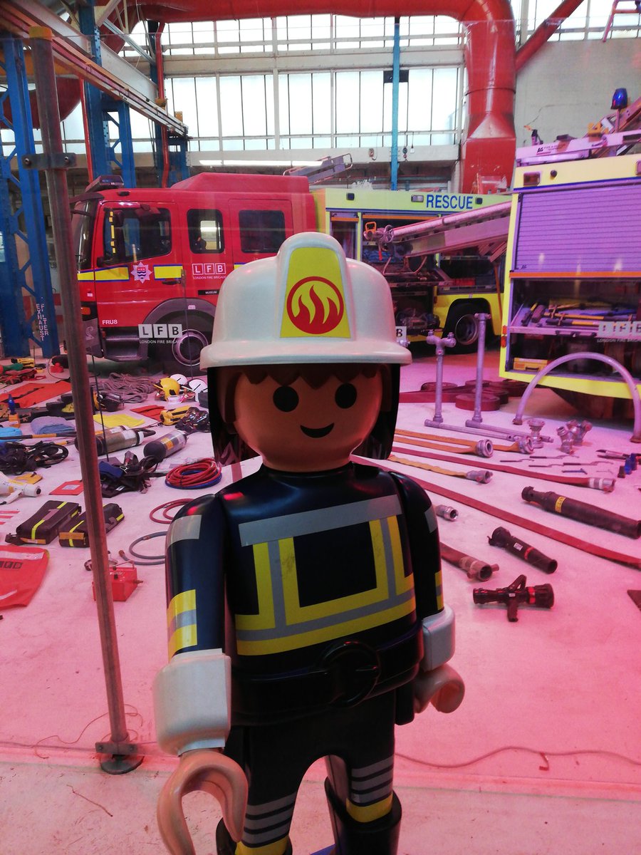#FinalWeekend for <a href="/LondonFire/">London Fire Brigade</a> pop-up museum. #MrFirefighter is happy to greet you all one last time before new amazing projects come this way!