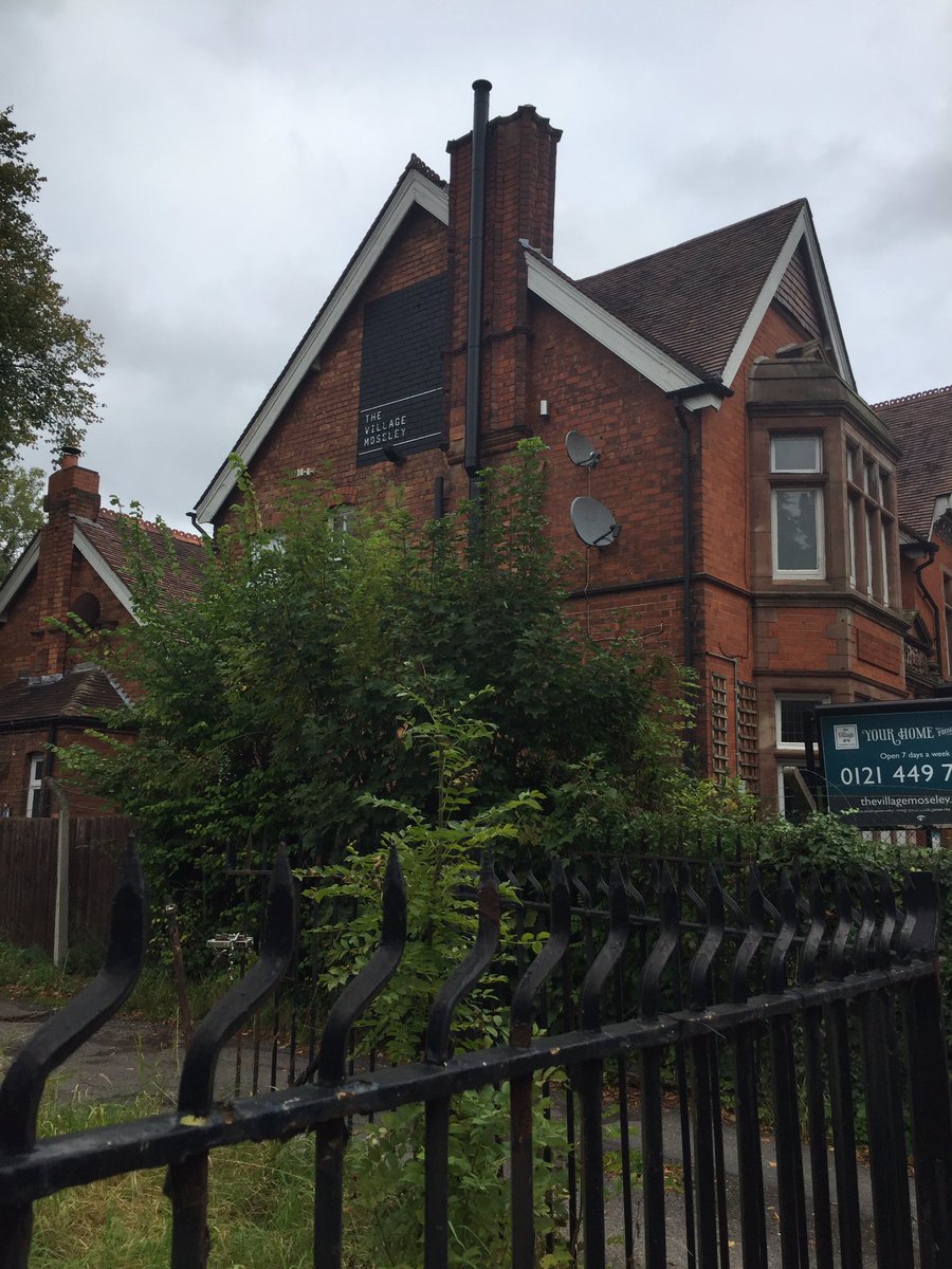 jconnorsigns's tweet image. Recent projects completed at a bar in Moseley using all methods -#traditionalsignwriting, #etchvinylgraphics, #wayfindingsigns