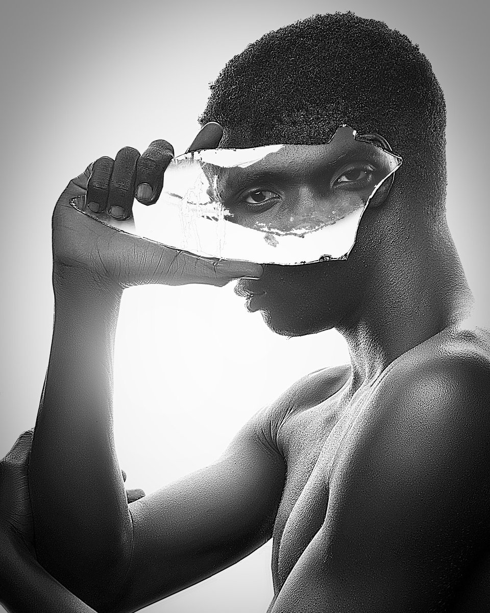 Djacksondanielz's tweet photo. "Make peace with the mirror
 and watch your reflection change."
#thejacksondaniels
.
.
.
#creativeportraits #studiophotography 
#conceptualphotography #creativephotography #photooftheday #lagosphotographer #tundeednut #instablog9ja #alayejorjorjor #wizkid #BlackFridaySale https://t.co/MczU1TAWeF