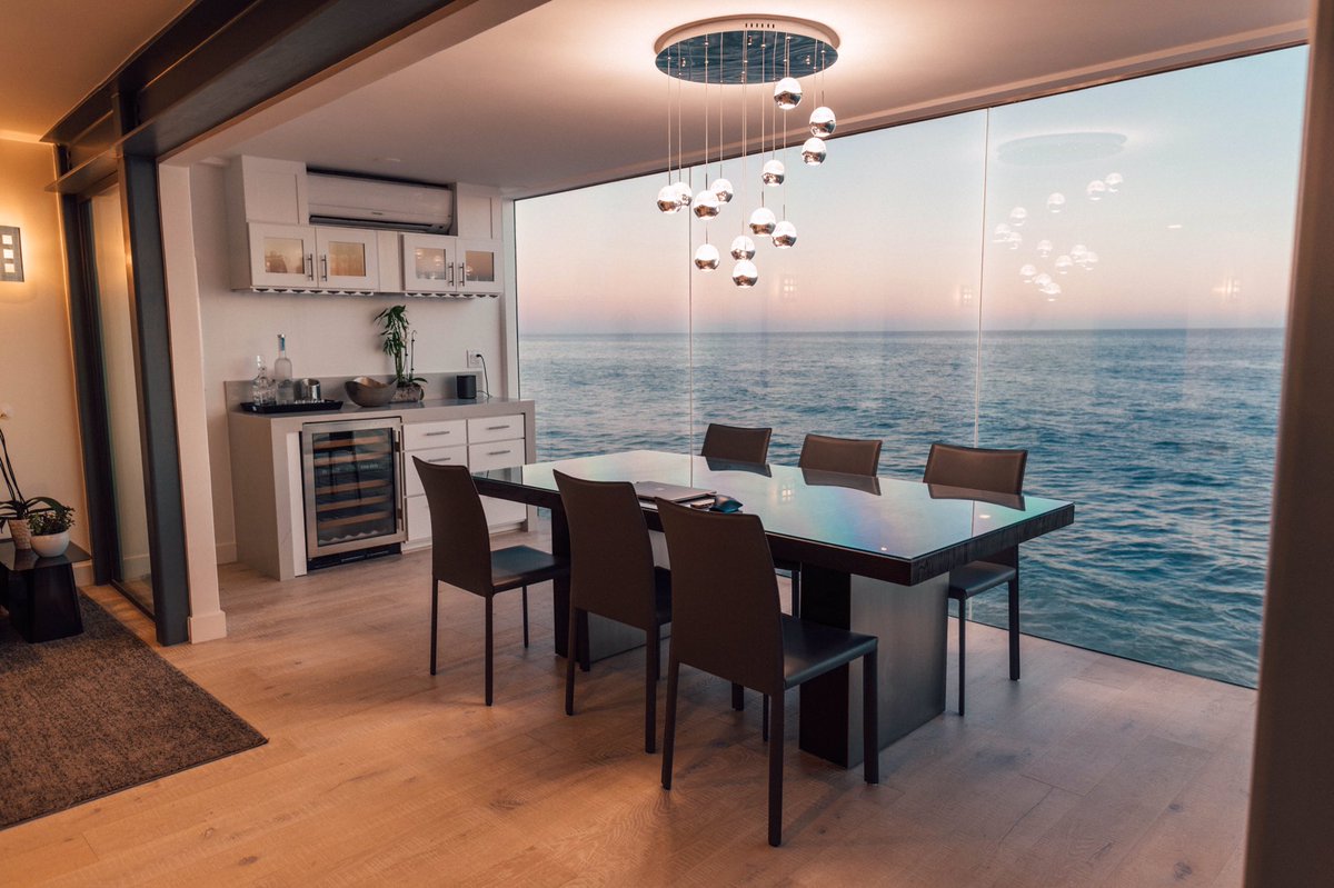 Breakfast with a view like this 😍 #seaview #kitchendesign