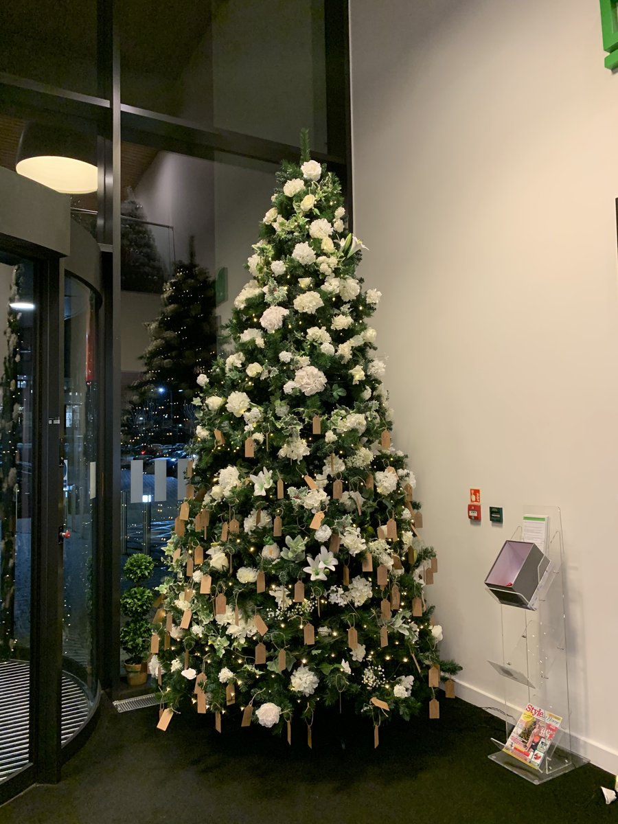 We like doing our bit here at Dunelm and this year at HQ we’ve decorated our tree with gifts tags for colleagues to take away and bring back presents that will go to someone in need 🎁 

All the gifts will be distributed between our chosen charities, including Macmillan Cancer 💚