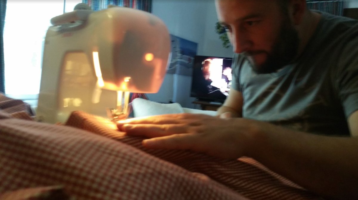 El tiempo pasa y me acuerdo muy bien el dia o empeze a coser...#recuerdos #2014 #lacreponeta #catering #boda #crepe #creperia #malaga