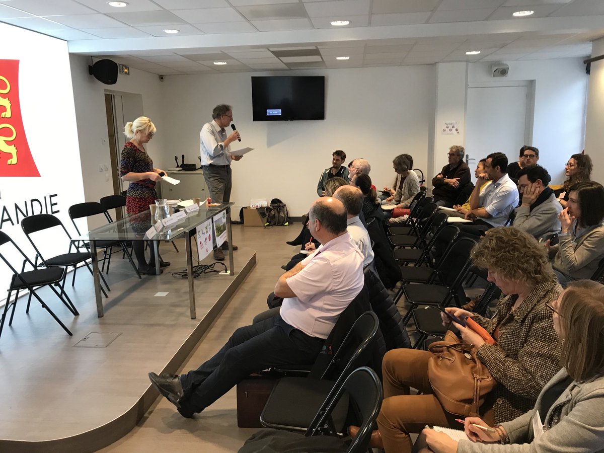 TDLNormandie's tweet photo. « Depuis peu, avec son pilier RSE, la marque #saveurdenormandie, on va essayer de mobiliser plus d’entreprises pour soutenir l’installation d’agriculteurs et agricultrices en #normandie » Gérard Levaudy PDG Biscuiterie de l’Abbaye. https://t.co/xr9sIVu0K5