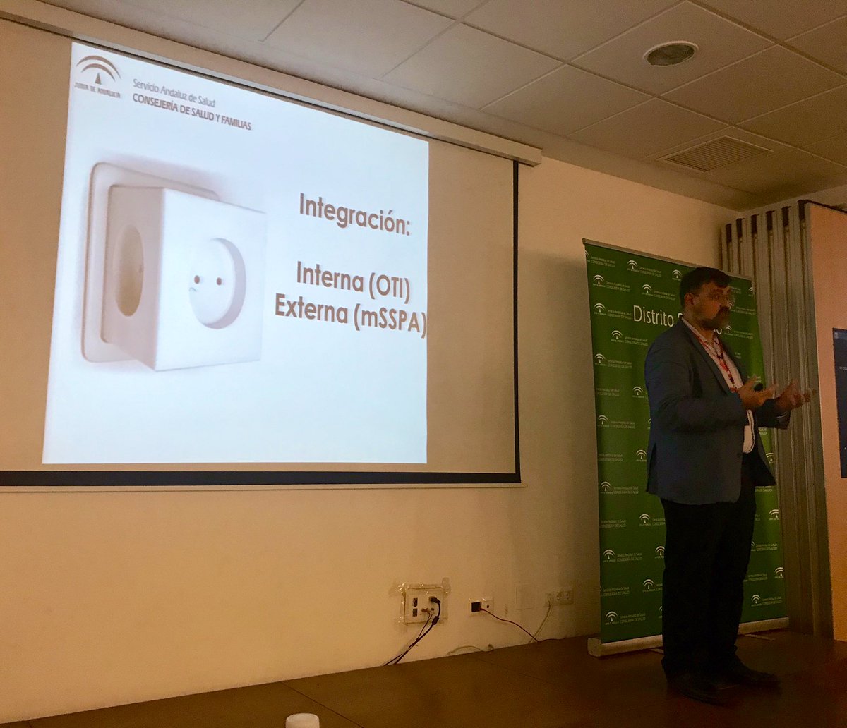 VirgiForero's tweet photo. .@dvdmena nos explica la estrategia digital en @saludand en #HumanizaAP19 con proyectos como #teleconsulta, #Clicsalud con acceso a pruebas radiológicas, #mSSPA y explica conceptos necesarios como es la interoperabilidad e integración de plataformas !! https://t.co/PzZgZZpXhX