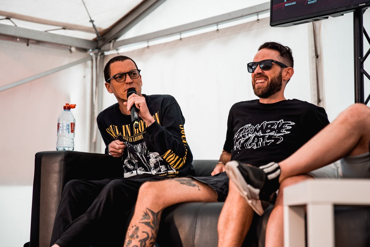 BeatsEvolution's tweet image. Na #BEC20 vás čekají i Q&amp;amp;A sessions. Ještě vám neřekneme, koho se budete moct ptát, otázky si ale můžete nachystat už teď 🤓🎤⁠