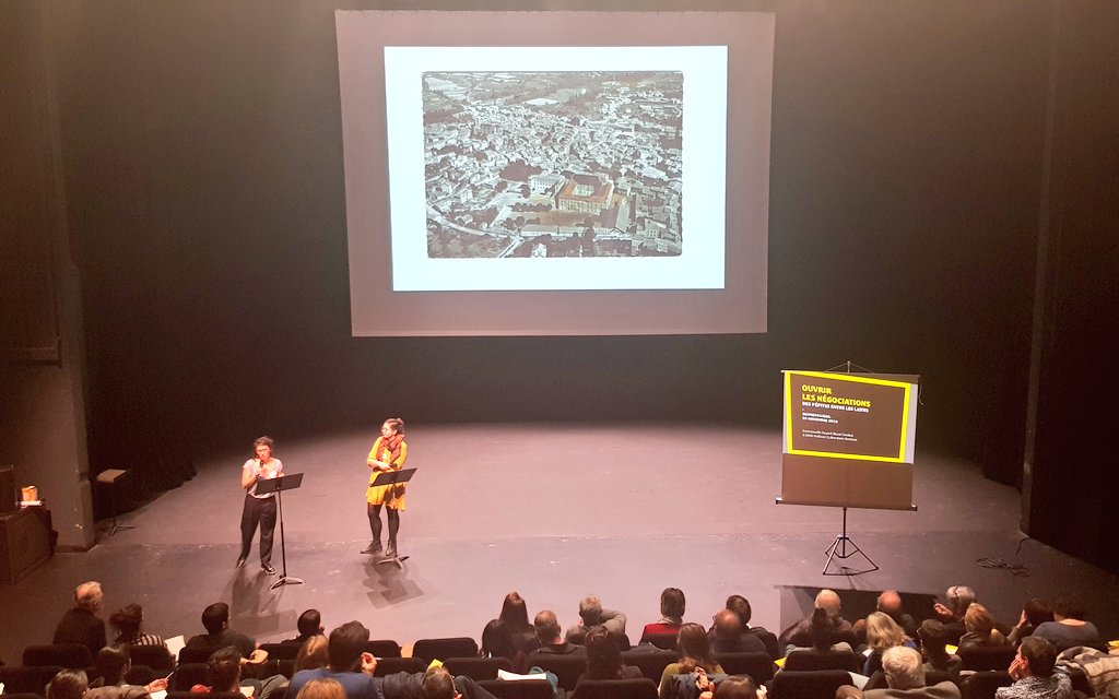 LaPreuvepar7's tweet photo. Dernier temps (et pas des moindres) de ces journées nationales.

"Ouvrir les négociations :  des pépites entre les lattes"
Par Emmanuelle Guyard (Rural Combo) et Edith Hallauer.

Les conférences de ce matin seront bientôt disponibles en ligne grâce à nos amis de @_CauseCommune_ https://t.co/9j58odMaFR