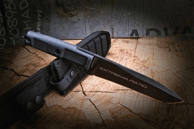 Extrema__Ratio's tweet photo. Extrema Ratio Dobermann IV Tactical! Credits: Foto by Coculo Papagni for Extrema Ratio 
https://t.co/UZfyivaHUq
#dobermannivtactical #extremaratiodobermanniv #knife #knives #fixedknife #knifenut #coltello #knifeporn #extremaratiodobermannivtactical #knifeparty https://t.co/jY5VymCxrl