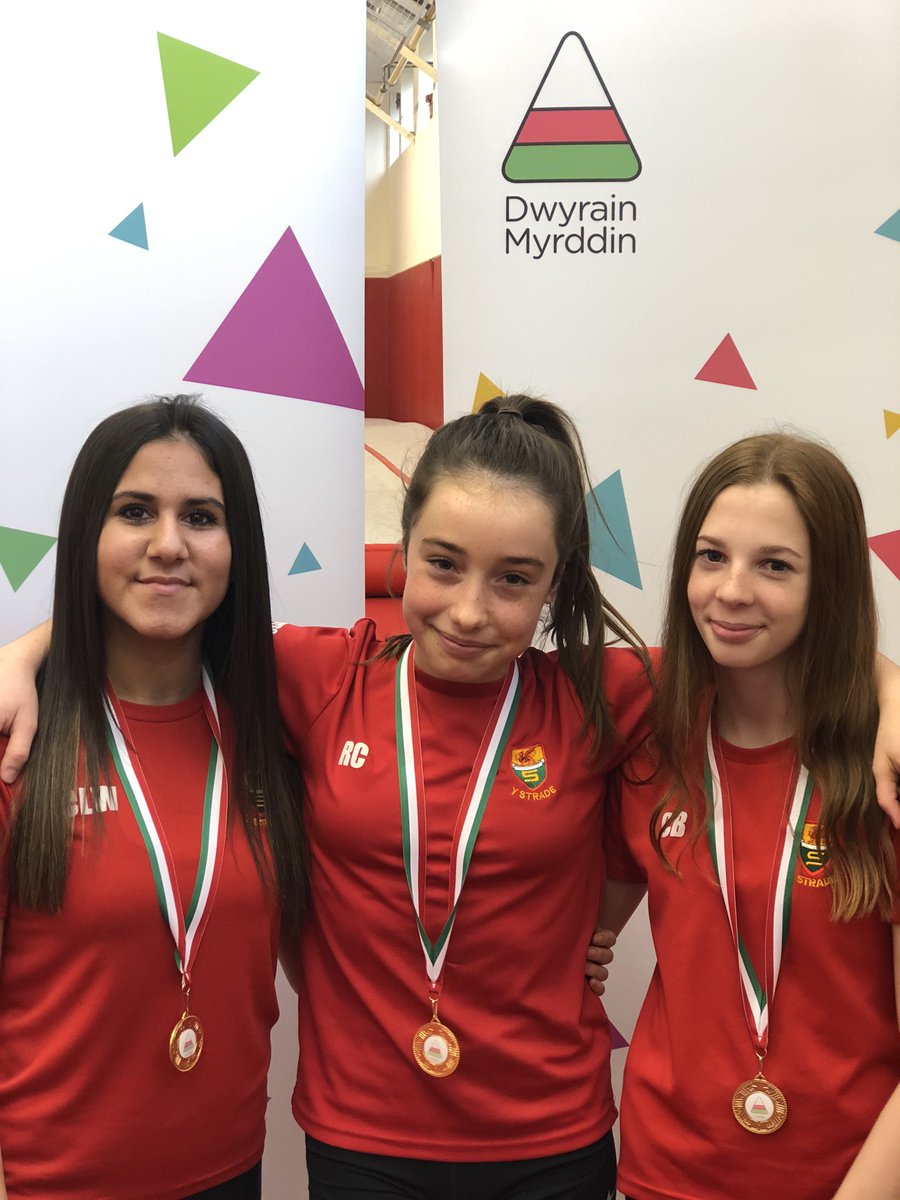 🤸🏼‍♂️Llongyfarchiadau i'r gymnastwyr Strade! 🤸🏽‍♂️

Bore llwyddiannus gyda'r triawd yn ennill Aur ac Arian yn yr Unigol CA3. 

Perfformiadau gwych gan bawb!