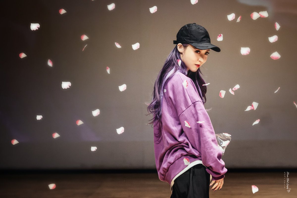 191129 
#솔라 #문별