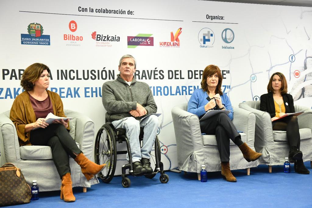 GaituzSport's tweet photo. #GaituzSportenRed

Porfirio Hernández, presidente #GaituzSport y Videpresidente @FEDEDDF:
"#GaituzSport no es una fundación al uso. No tenemos socios... A diferencia de las instituciones, buscamos que las personas con #disCAPACIDAD puedan practicar deporte por ellos mismos." https://t.co/c9633uidcr