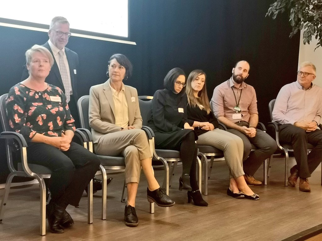 HousingLIN's tweet image. This mornings speakers answer our audiences' questions about #dementia and housing - @DementiaLeadEC @AnchorHanover @Legrand @VanessaPWH21 @HousingLIN #HLINSW #health #housing #ageing
