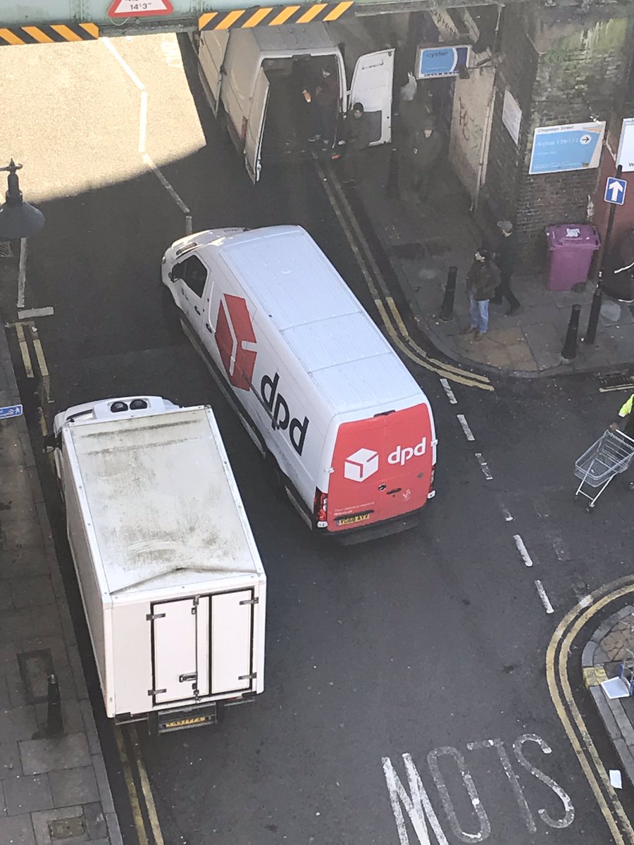 Shadwellwatch1's tweet photo. @DPDgroup_news  Your  inresponsable driver parks in a double yellow line obstructing the access of an #ambulance for 3 five minutes This is unacceptable! https://t.co/G6SshvRQ3W