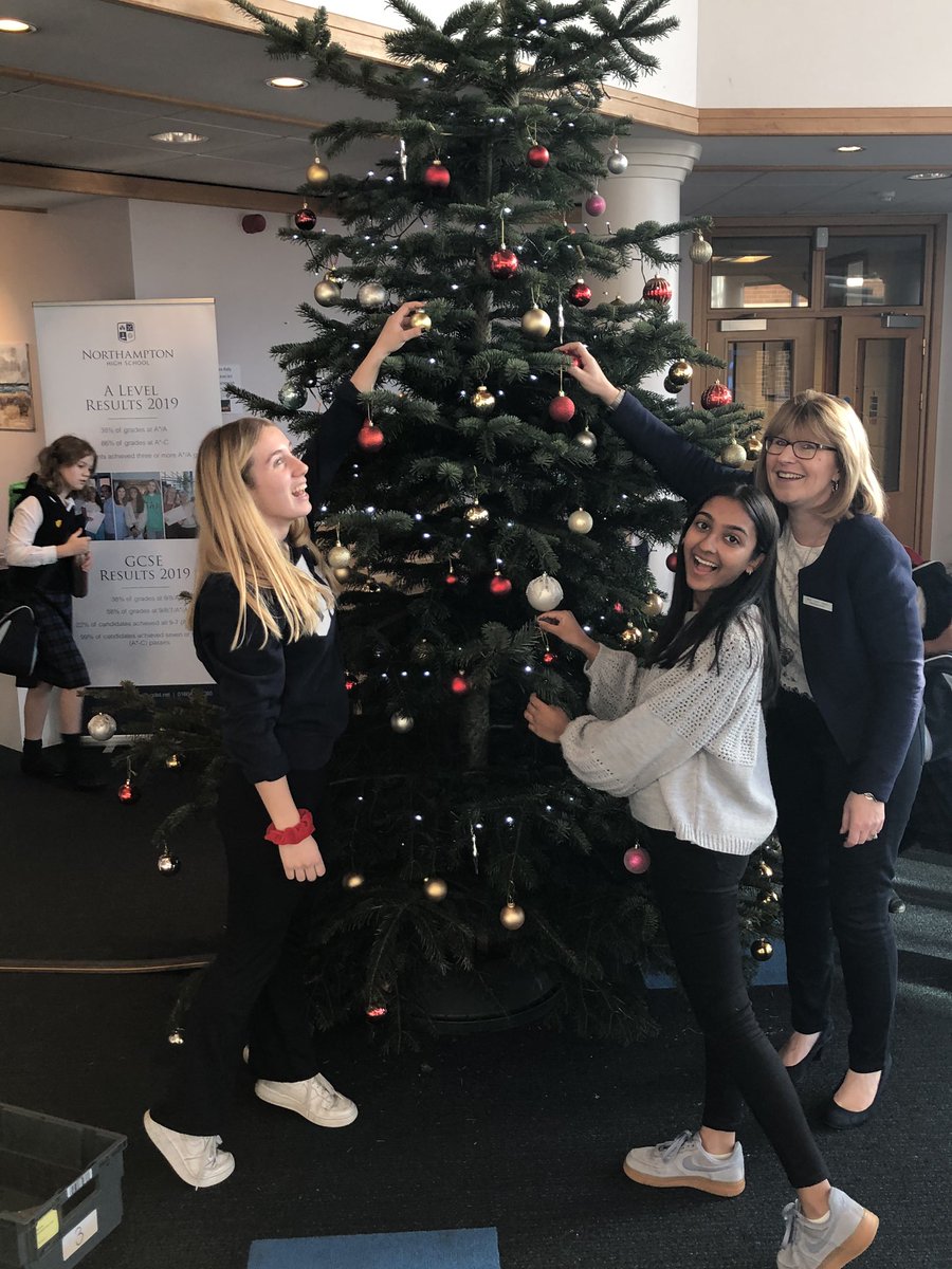 NorthamptonHigh's tweet photo. As December draws near we are starting to get in the festive spirit here in school, starting with our Christmas Tree being decorated in the Foyer! https://t.co/1sPhkhAaxX