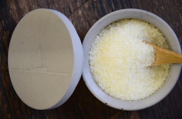 Our lemon-infused sea salt combines the crispness of salt with the freshness of lemon. 🍋

The pretty pyramid-shaped crystals deliver a flavor that is perfect for cooking.

Use code 'SALT20' for 20% OFF all Salt Cellar finishing salts and salt trios, now through Cyber Monday!