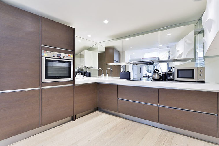 StruttsChelsea's tweet image. #propertyoftheweek A stunning 3 bedroom house in a gated mews to let in ChelseaSW3. Click on the link and contact our lettings team for more details tinyurl.com/uwsywm5
#mews #house #chelseasw3