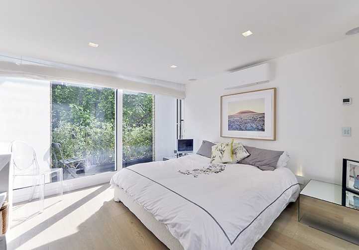 StruttsChelsea's tweet image. #propertyoftheweek A stunning 3 bedroom house in a gated mews to let in ChelseaSW3. Click on the link and contact our lettings team for more details tinyurl.com/uwsywm5
#mews #house #chelseasw3