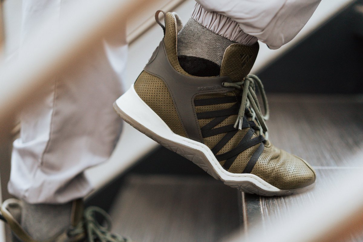 RaquelHarrisNYC's tweet photo. Treat yourself to a pair of Vobyo’s 👟 for Black Friday. Use my code Raquel150 for $150 off and thank me later when you don’t have to carry your boxing shoes in your bag. These were made for the streets and the gym. Just name the occasion 😏 #inmyvobyos #ownyourfight #novababe https://t.co/w9g59nq5z8