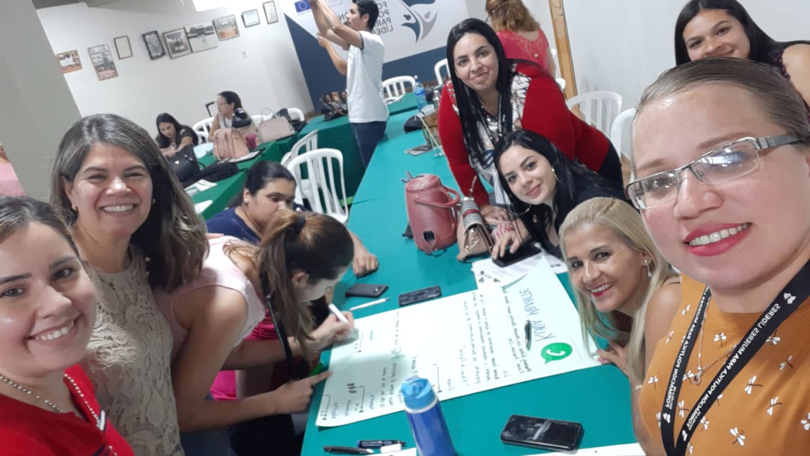 figueredcynthia's tweet image. 8vo módulo "Tics y comunicación " de la mano de la experta en comunicación Dolly Olmedo,  7ma edición Caaguazú, Escuela de Formación Política para Mujeres Líderes @TSJE_Py @Genero_JE @PNUDPARAGUAY @UEenParaguay @IDEA_int_Py @WdnParaguay #sevoslaprotagonista #MujeresAmericaLatina