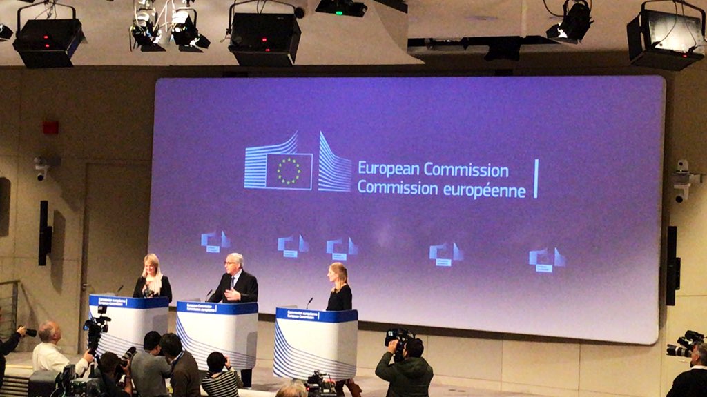 MelViallon's tweet photo. @JunckerEU addressing the press for the last time as President of the @EU_Commission. And in 3 languages!  #TeamJunckerEu https://t.co/izd0Kd66VN