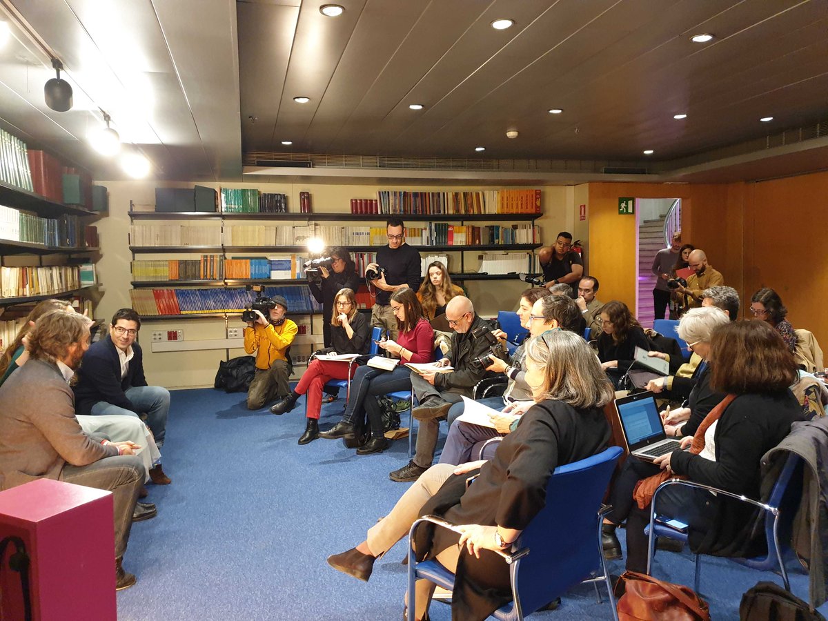 ¡Hoy Holaluz se estrena en el #MAB! Casi el 50% de la oferta de acciones previa a la salida a bolsa de Holaluz se ha colocado entre inversores internacionales. bit.ly/HL_BolsaON