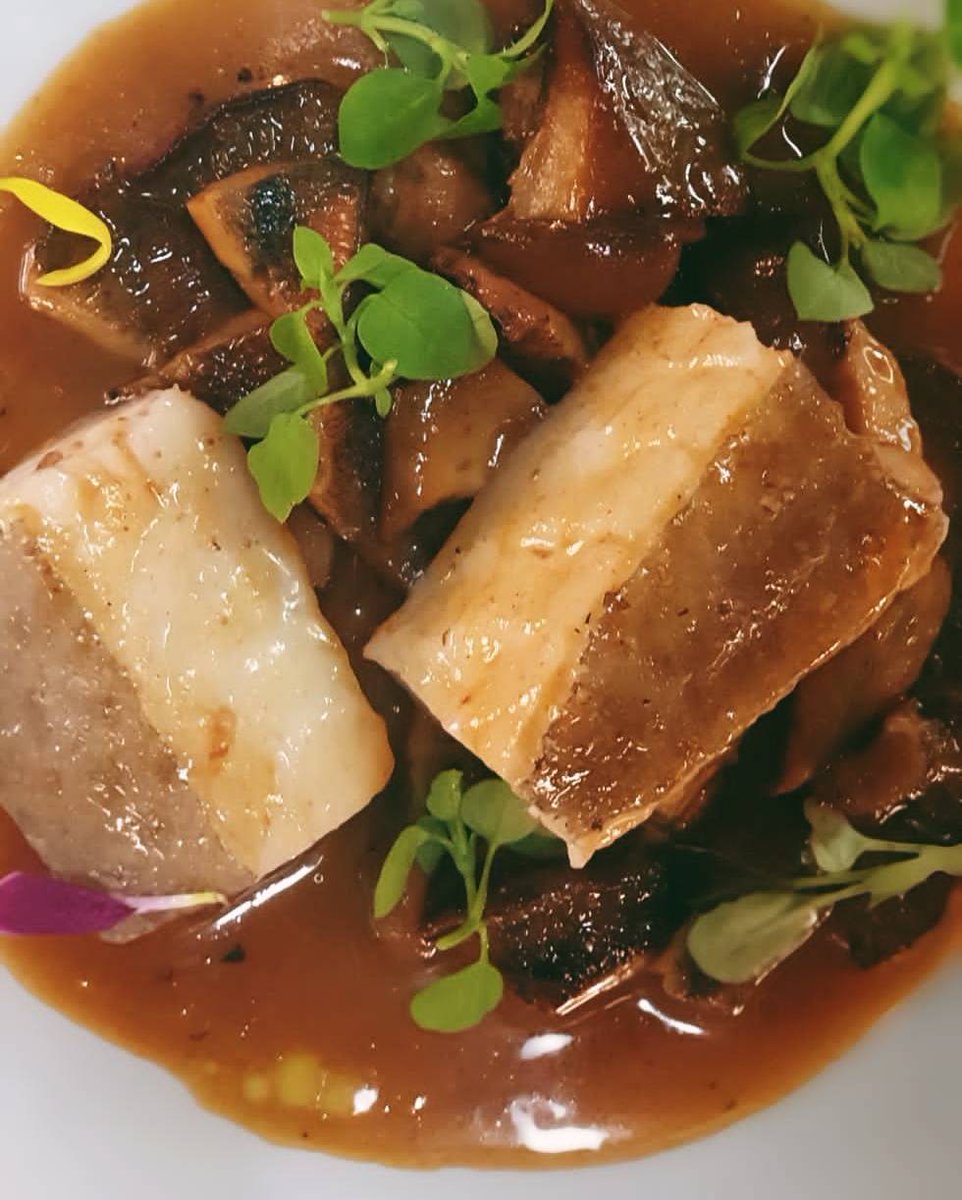 Bacalao con niscalos 🐟🍄
🐟🔥 #acabeciñanonpara #bocanegracoruña #comerencoruña #acoruña #coruña #coruñafood #coruñamola #coruñasemueve