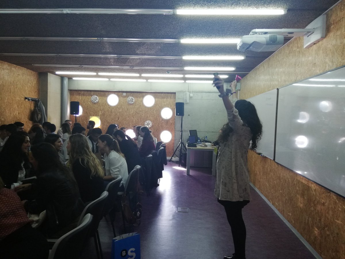 YumaBosquet's tweet image. Triunfazo del taller 'Speed Networking' de @marenlasnubes en el #diape19 de Murcia #Revolucionando las presentaciones #presentando emprendedores