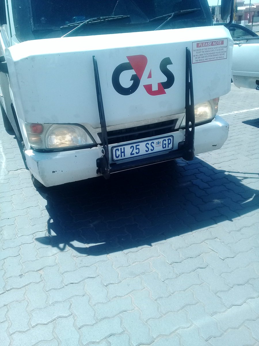 MissSambs's tweet photo. @G4S one of your drivers assaulted us at a parking lot today. He even pulled out his gun and threatend to shoot. 

He came at us driving at high speed whilst we were reversing. When we asked him to move so we can drive off he got out and started assaulting us. https://t.co/XWEydRM00M