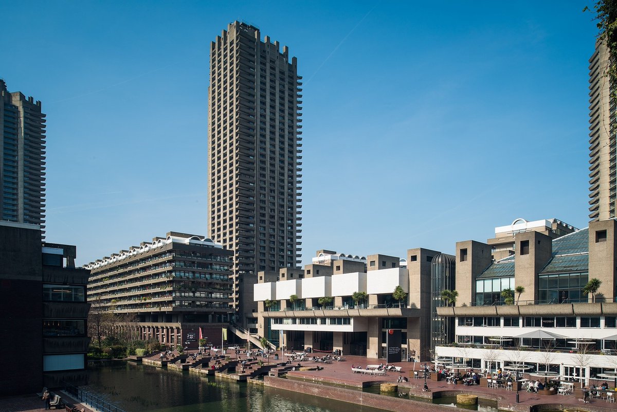 BudFestivalOrch's tweet photo. We are in London! This evening is the first of 2 performances of our Dvořák–Beethoven series at @BarbicanCentre led by Iván Fischer and accompanied by legendary pianist Sir András Schiff.

#BudapestFestivalOrchestra #BFOonTour https://t.co/QC76qsREox