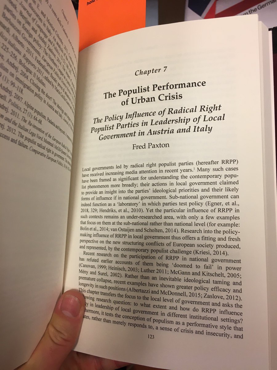 My chapter looks at the ‘populist performance of urban crisis’ in cities in Austria and Italy. (Let’s not forget the local level, populist scholars!)

The research comes from my time on @4cities_eu. Danke and Grazie to supervisor @metropop_eu and mentor @Veronica_Conte_ 🤗