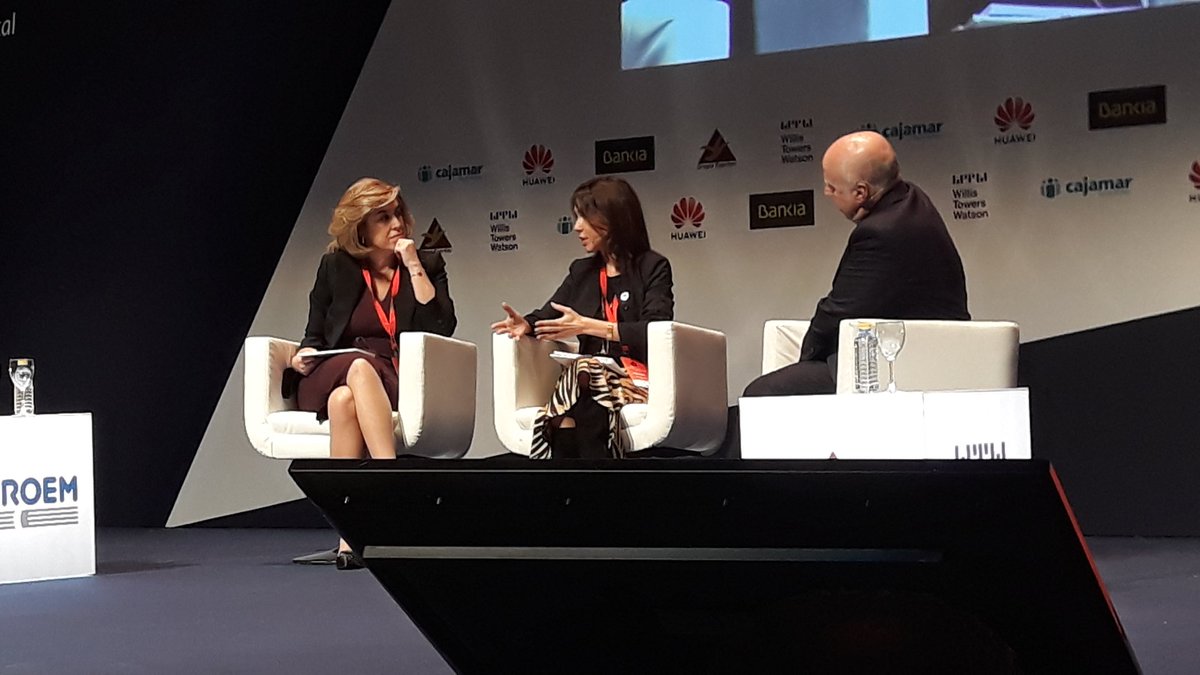 Jualoabadia's tweet photo. El mentoring clave para relevo generacional para dejar el conocimiento al servicio de la compañía #isabelpardo @Adif_es
Los milenial piden que se les escuche mas @kpmg #hilarioalbarracin
Respondiendo a #MariaCarceller sobre cualidades de los colaboradores #CEOCongressMurcia https://t.co/Mj6gRMOatf