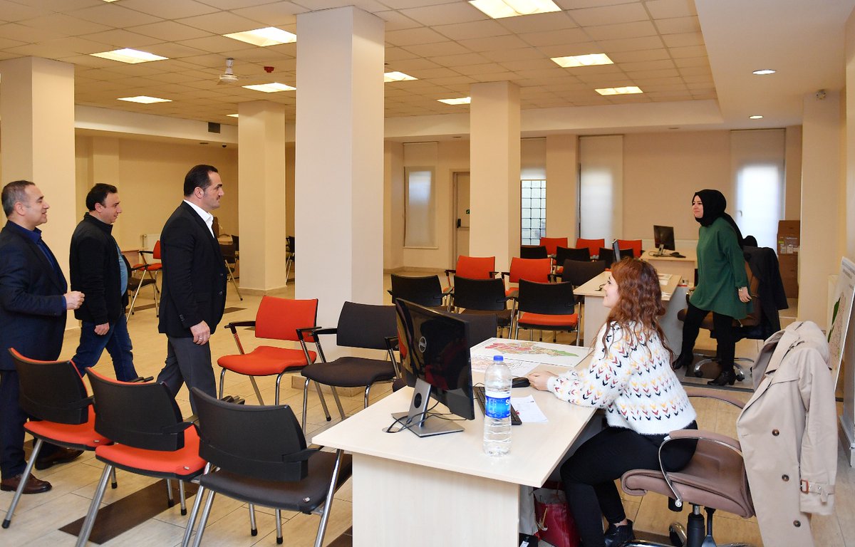 Çevre ve Şehircilik Bakanlığımız tarafından Okmeydanı Fetihtepe'de kurulan Kentsel Dönüşüm Ofisimizi ziyaret ettik.