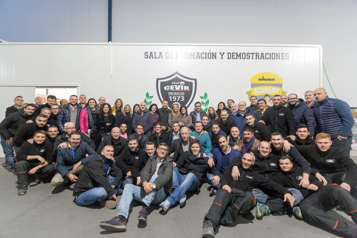 CEVIK_SA's tweet photo. Difícil mejorar éste equipo de personas y profesionales. Gracias a todos los que formáis parte de Grupo Cevik #cevik #cevikpro #profesionalestrabajandoparaprofesionales #wagneriberica #theunstoppableswagner https://t.co/6fEEsZZJHA
