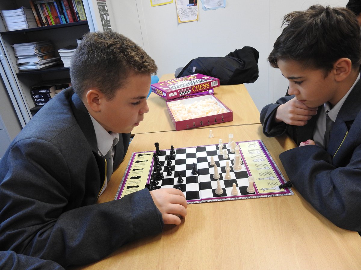 CWSCroydon's tweet photo. We had our final chess practice in #afterschoolchessclub last night as we prepare for our #CWSfirst #Chesstournament at the #LondonChessClassic2019 next week in Olympia hosted by @schoolschess #chessknowsnoboundaries #problemsolvingfun #playchess #CWSchessclub https://t.co/mg1ogcAYO1
