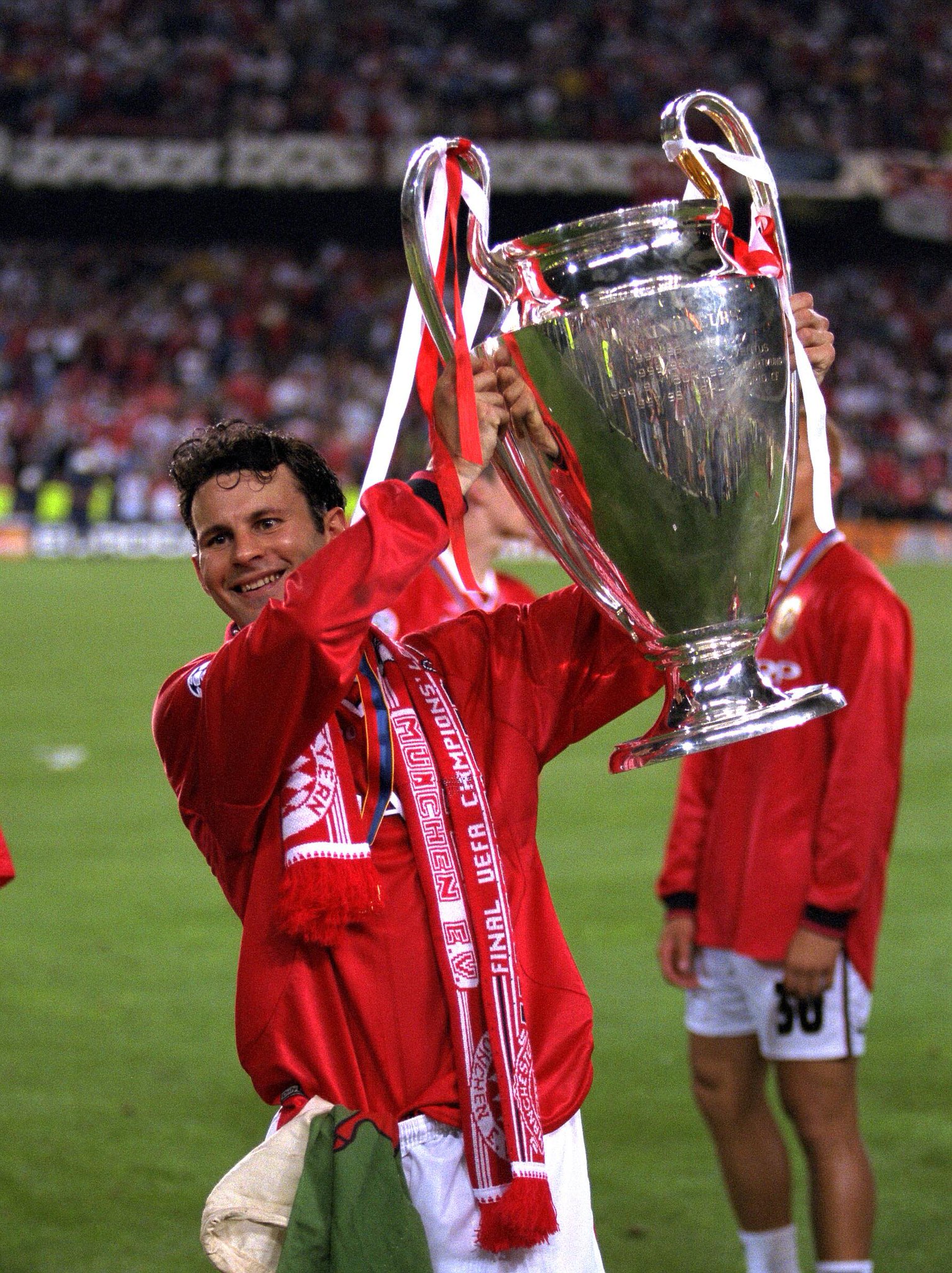 4 6 - Happy Birthday, Ryan Giggs              