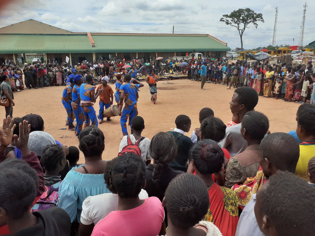 UNDPZambia's tweet photo. Taking #human_rights info &amp; #education to communities ahead of #human_rights day on #10th_December. Parklands Secondary #School &amp; #CopperbeltUniversity held discussions facilitated by the @hrc_zambia whilst community awareness was at #Chisokone and #Nakadoli markets. https://t.co/62fApTGhwS