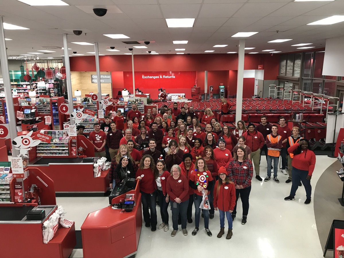 Mikayla62813907's tweet photo. Happy Black Friday!!! Thankful to be part of this team! 🎯❤️ @Nrutko_TGT https://t.co/nrR6zU9MNi