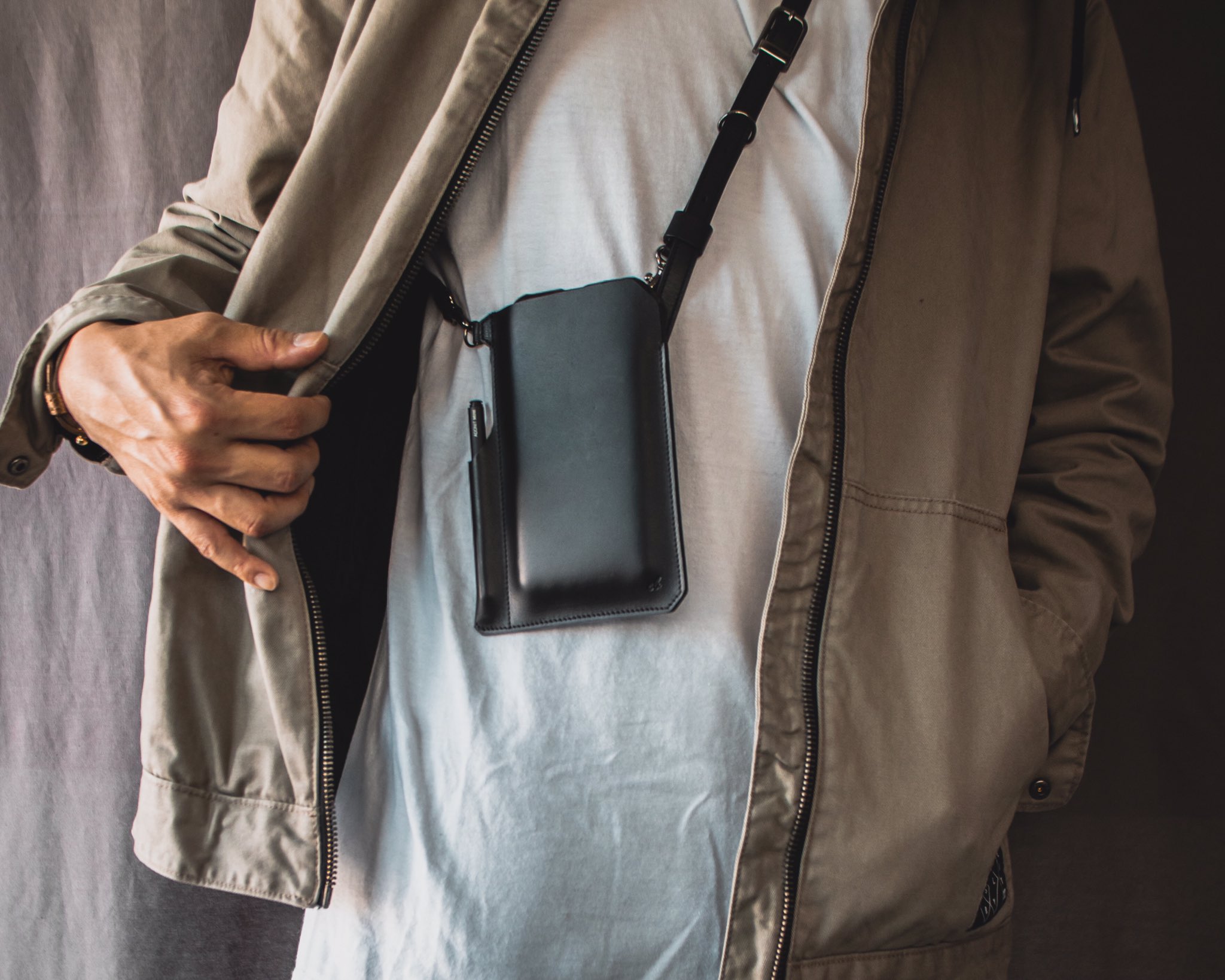 Omi ズボンのポケットにスマホ入れるのが嫌で作ったスマホポケットバッグ 撮りに行くときはもっぱらこれ