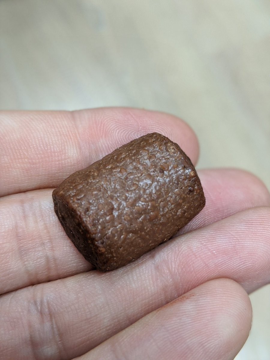 GDorison's tweet photo. #hardfooders Do you know what is "Bake Chocolate"???? #pooloftheday https://t.co/wiGiAFwK2l